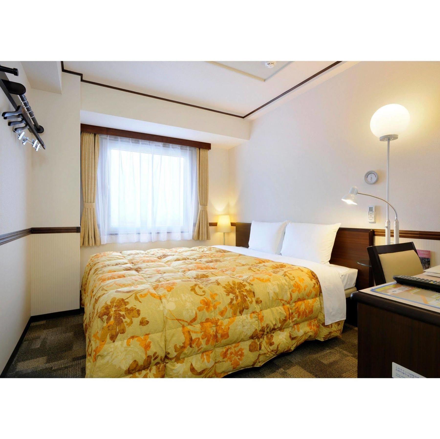 Toyoko Inn Nagoya-Eki Sakuradori-Guchi Honkan Extérieur photo