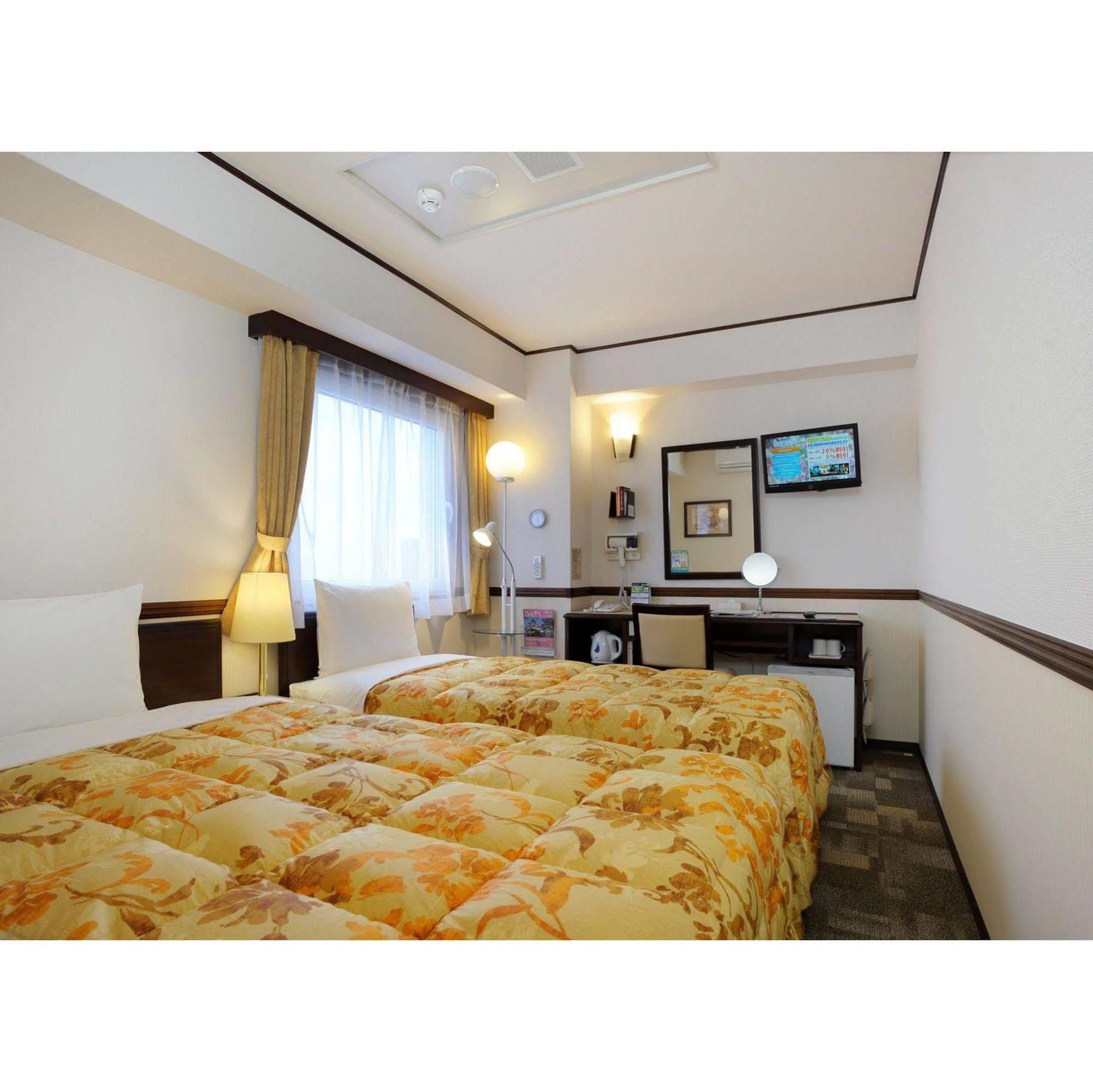 Toyoko Inn Nagoya-Eki Sakuradori-Guchi Honkan Extérieur photo