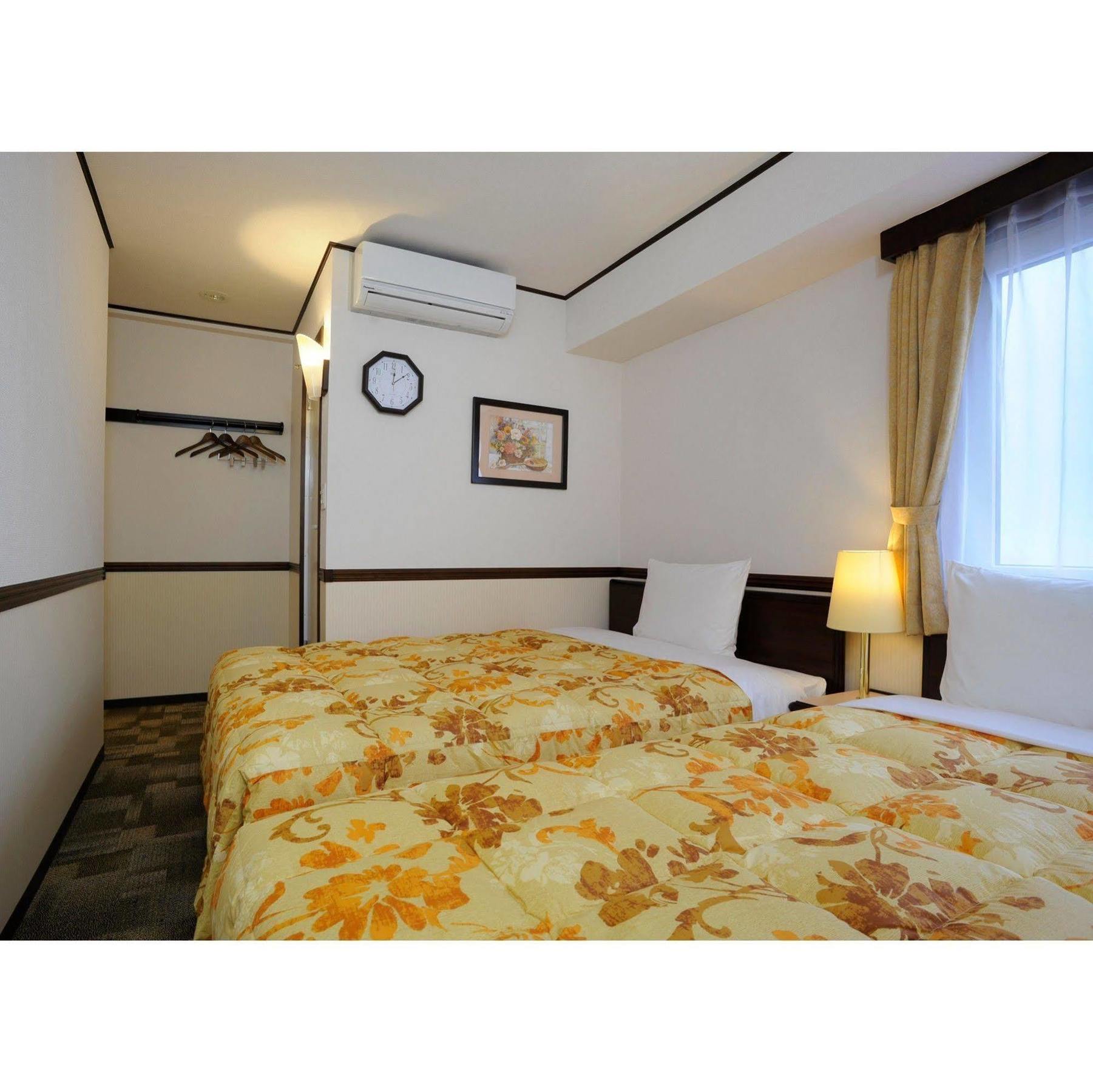 Toyoko Inn Nagoya-Eki Sakuradori-Guchi Honkan Extérieur photo